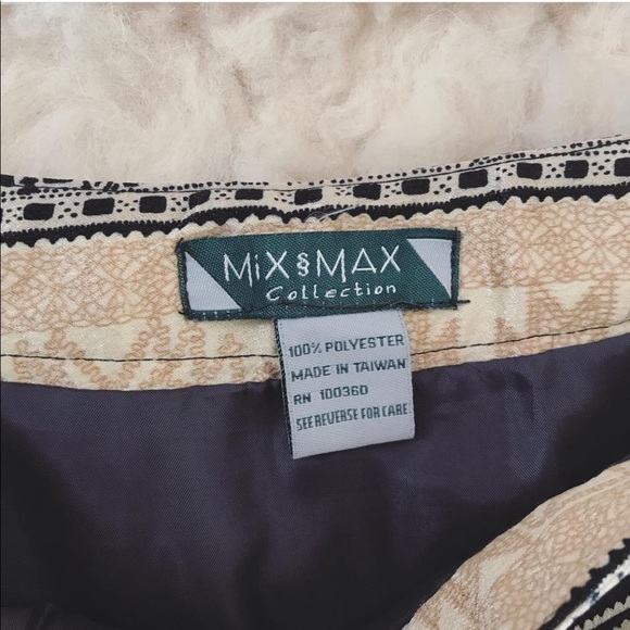 Black and Gold Pattern Pencil Skirt - Picture 8 of 8